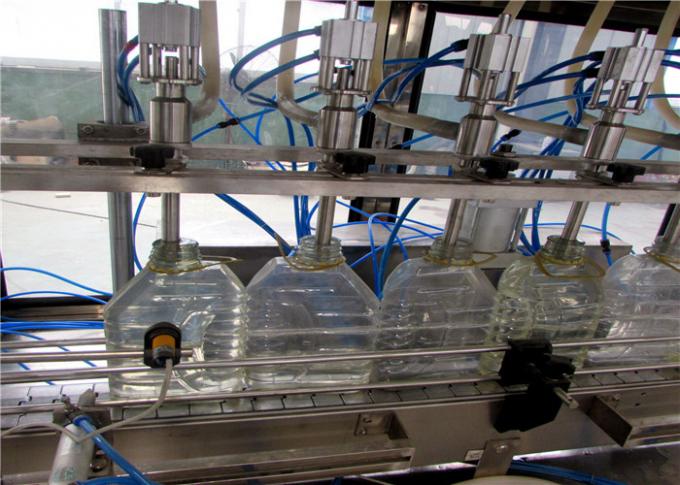 Usine de mise en bouteilles de l'eau minérale, machine remplissante liquide automatique de cachetage